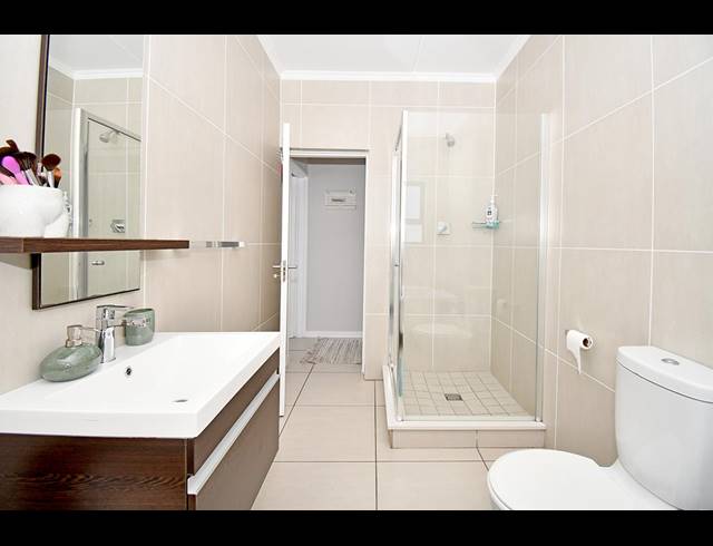 2 BEDROOM APARTMENT FOR SALE IN GREENSTONE HILL